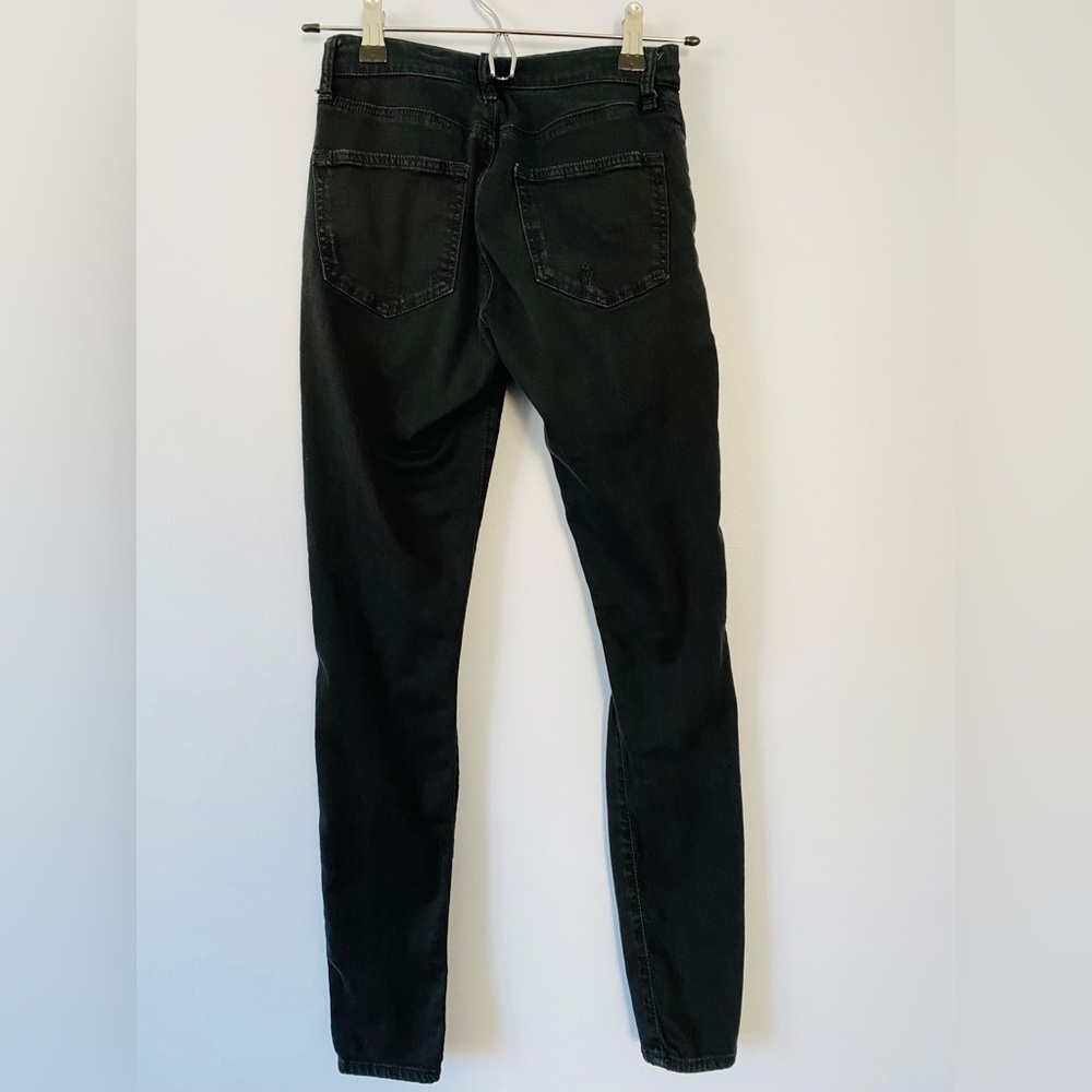 Top Shop Moto Leigh Two Pairs Jeans Black and Light Wash Ripped Jeans, 25 x 32 - Picture 9 of 13